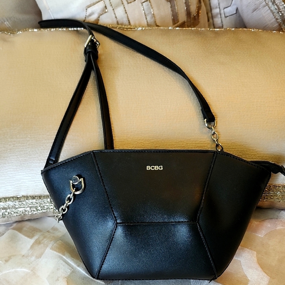 SALE!!!SALE!!! BCBG Black Shoulder Bag with Chain Detail